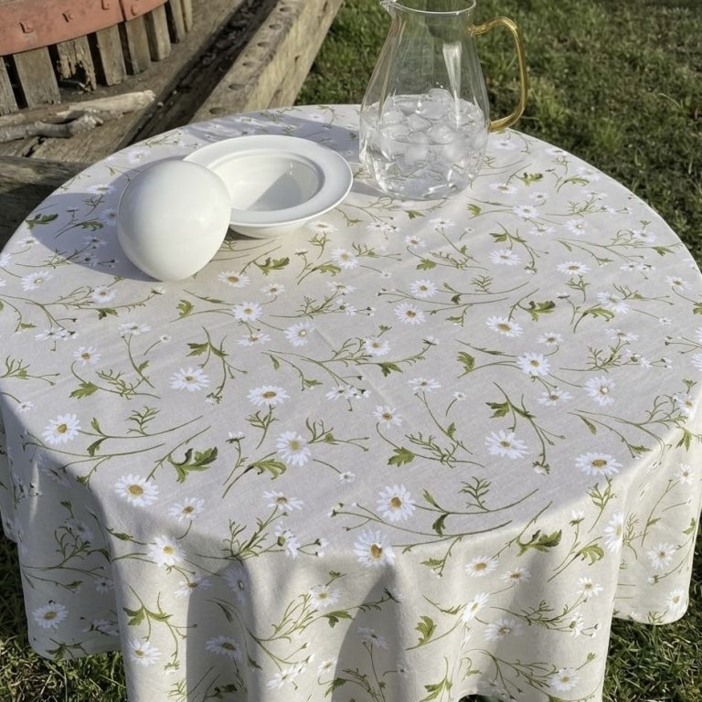 Tafelkleed Madeliefjes rond Bellebien